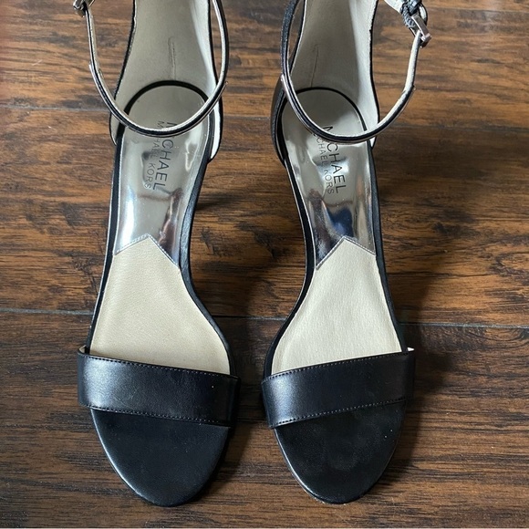 Michael Kors Womens Kristen Mid Ankle Strap Heels - Picture 3 of 11